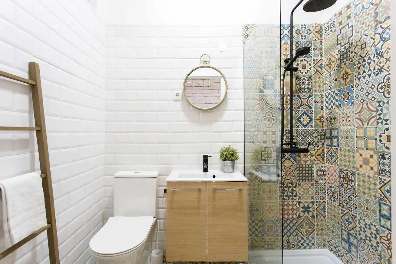 Апартаменты Charming Lisbon Home With Terrace St Amaro