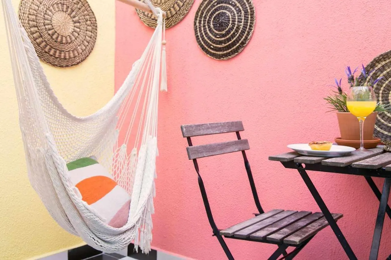 Апартаменты Charming Lisbon Home With Terrace St Amaro Португалия