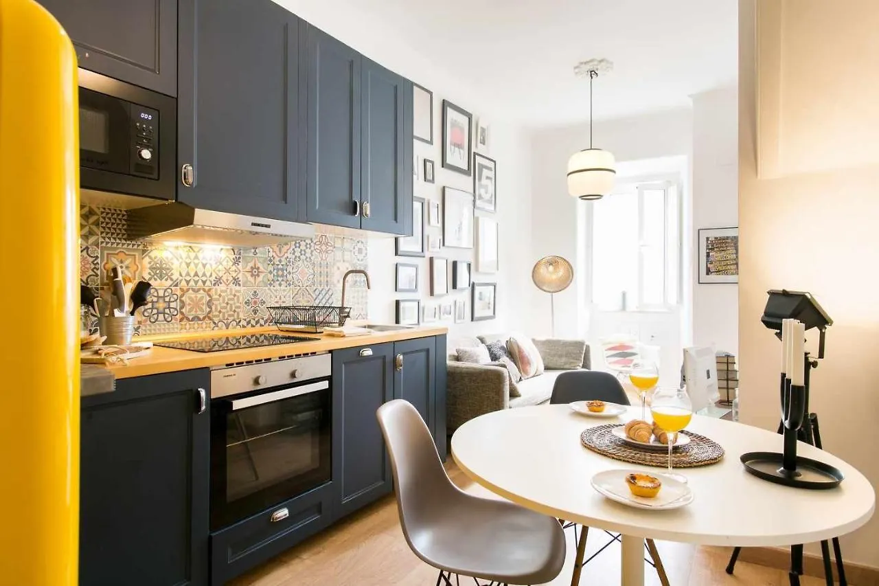 Charming Lisbon Home With Terrace St Amaro