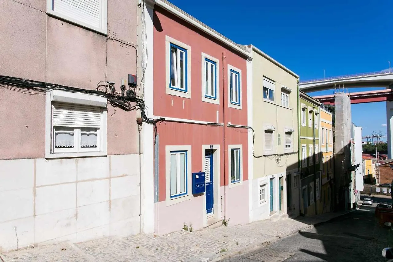 Charming Lisbon Home With Terrace St Amaro Apartment